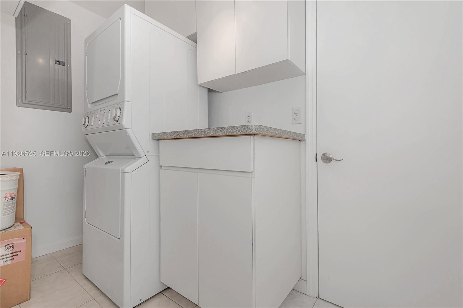 IMPERIAL POINT - Residential Lease