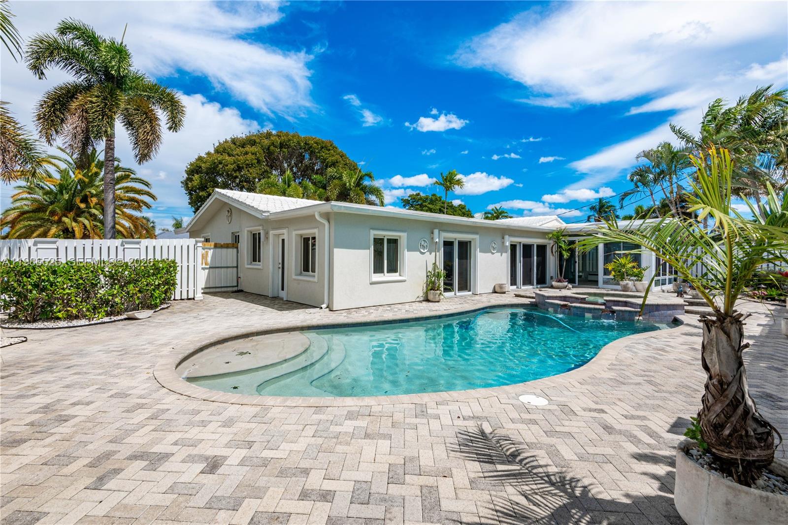 IMPERIAL POINT - Residential Lease