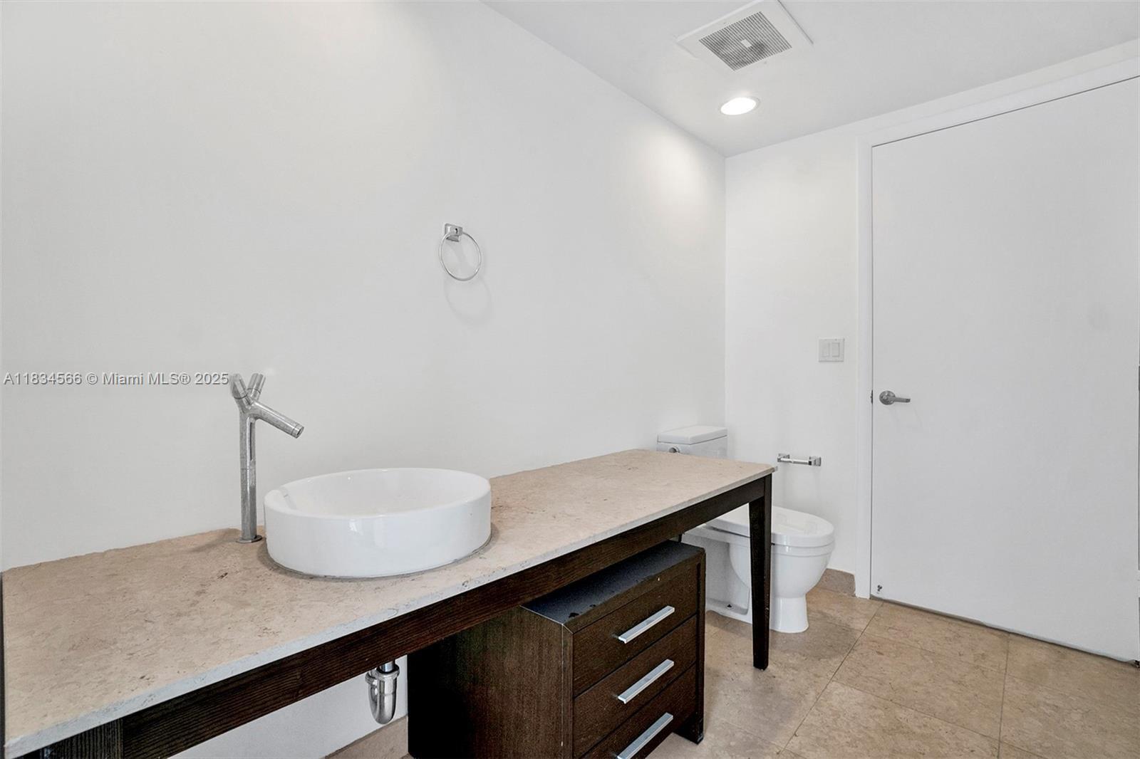 ICONBRICKELL CONDO NO 1 - Residential