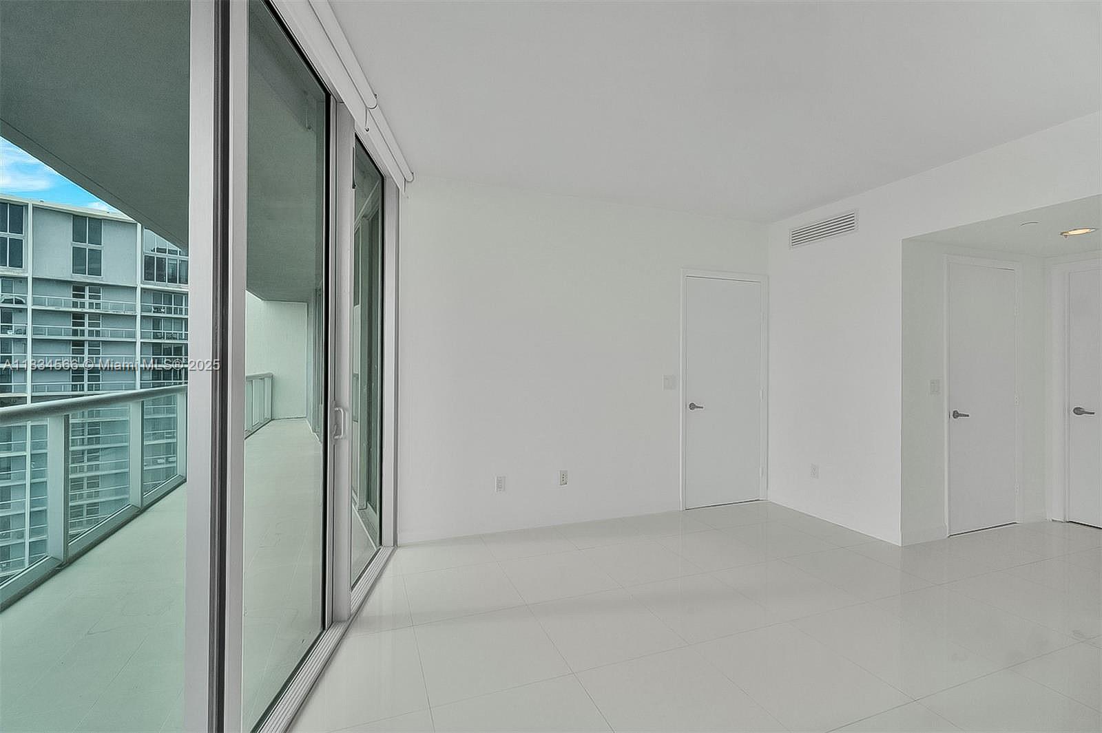 ICONBRICKELL CONDO NO 1 - Residential