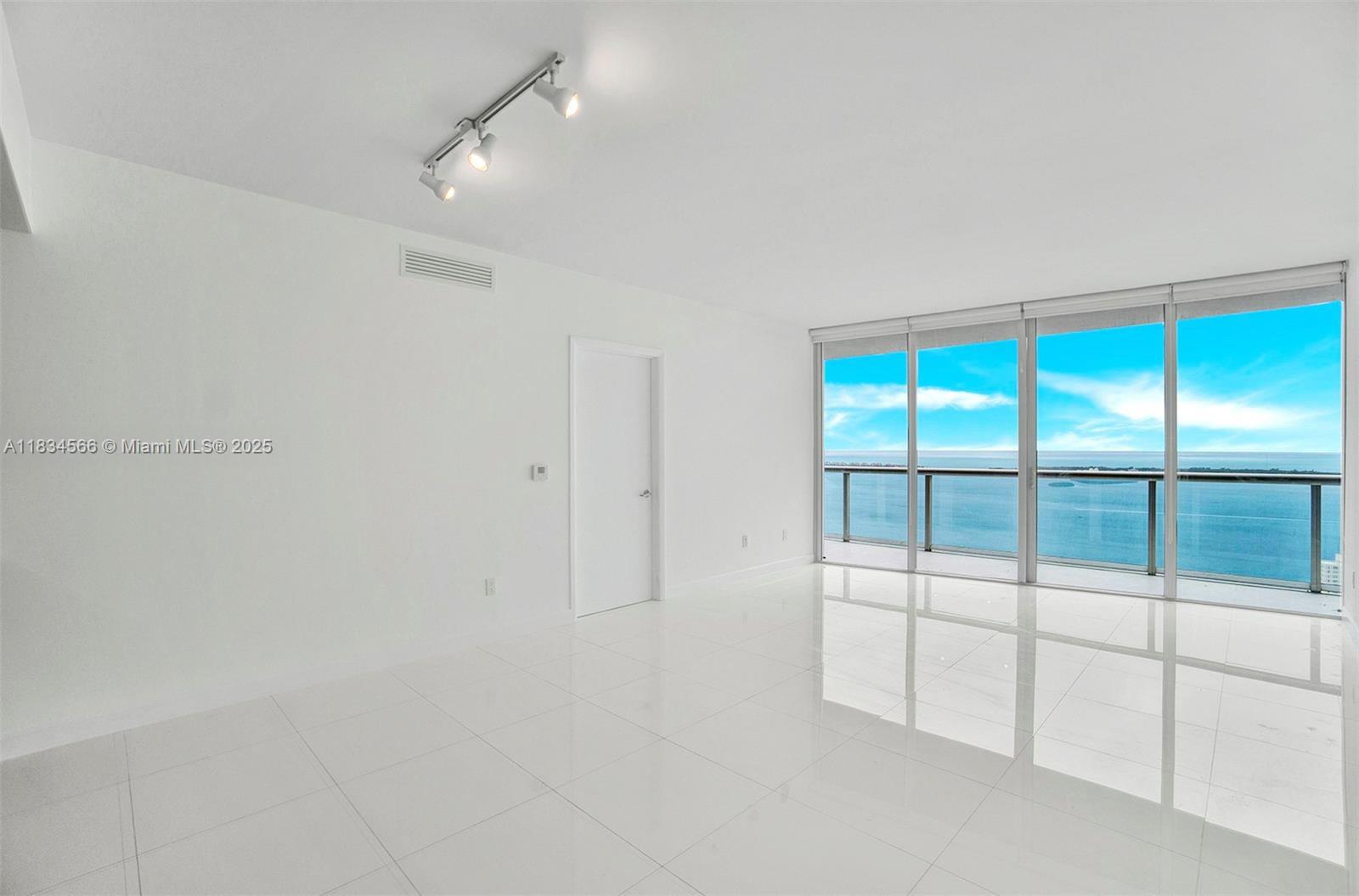 ICONBRICKELL CONDO NO 1 - Residential