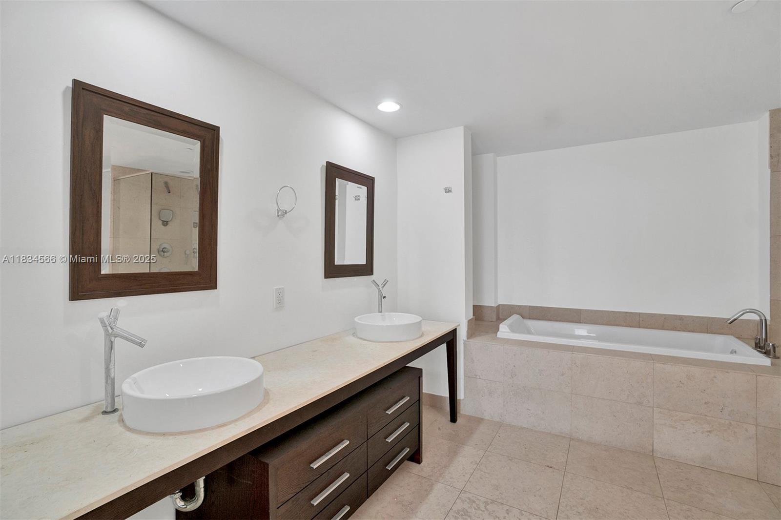 ICONBRICKELL CONDO NO 1 - Residential