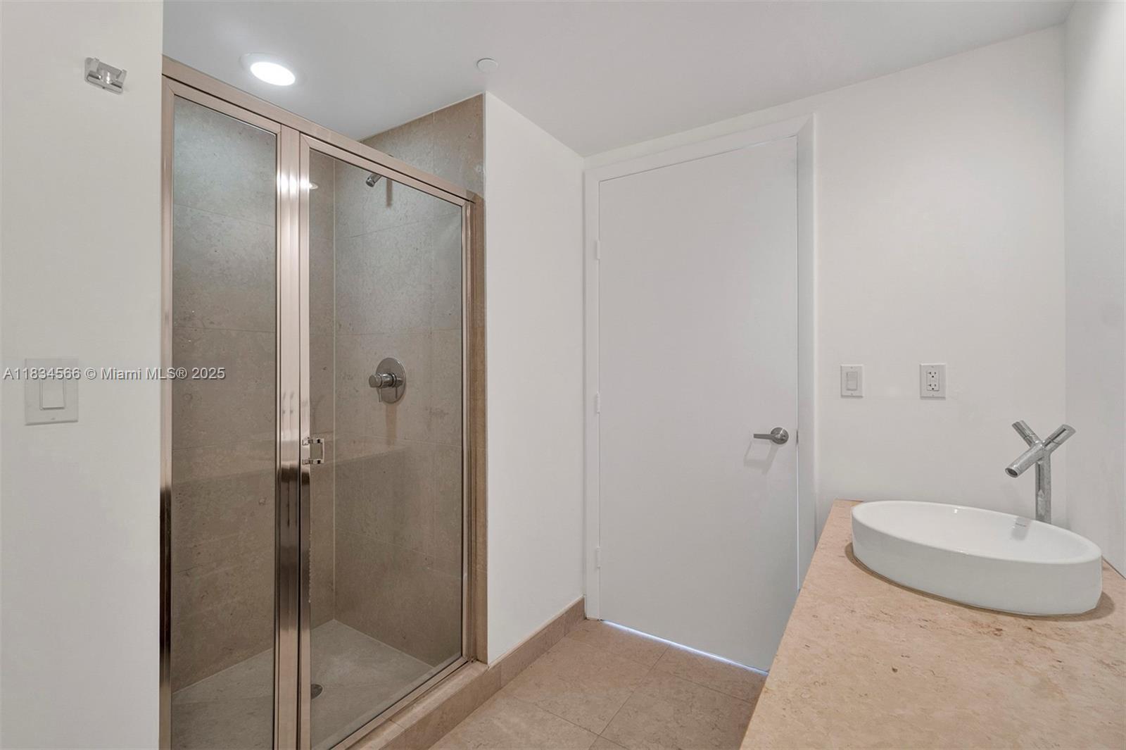 ICONBRICKELL CONDO NO 1 - Residential