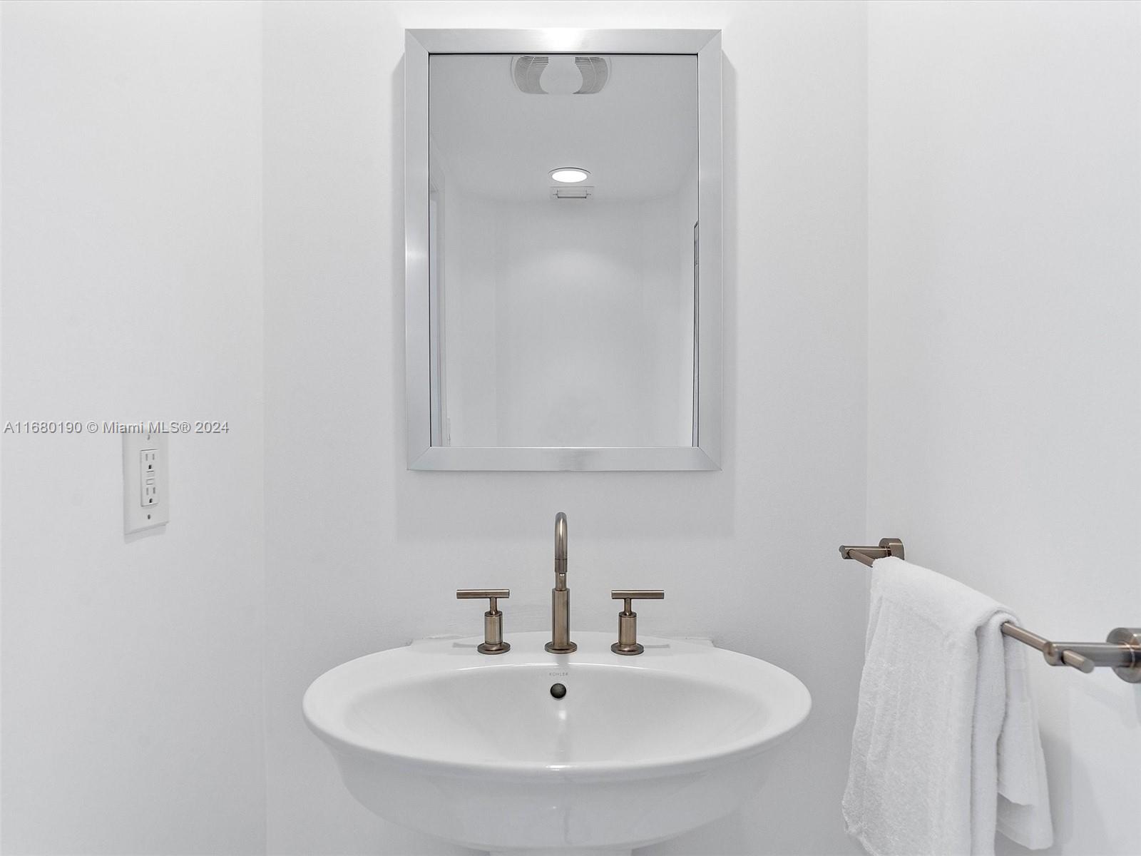 DIPLOMAT OCEANFRONT RESID - Residential