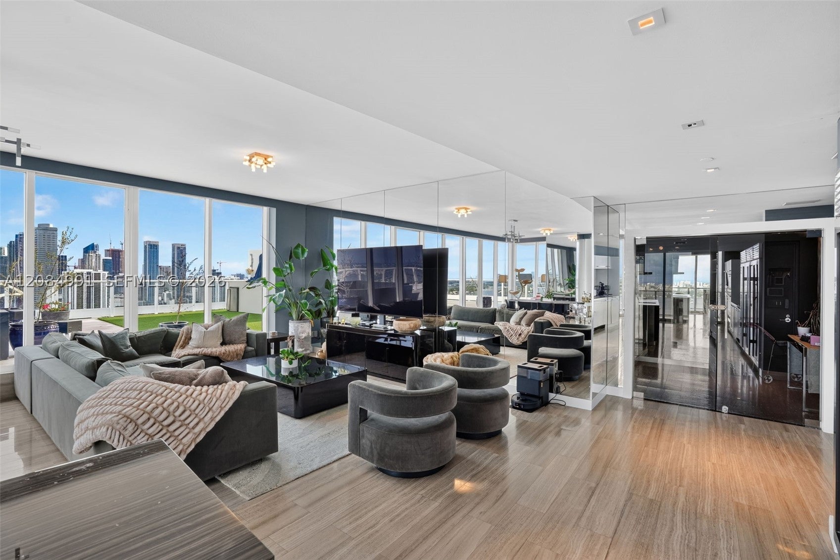 View photos, virtual tours, details... 2020 N Bayshore Dr 3708