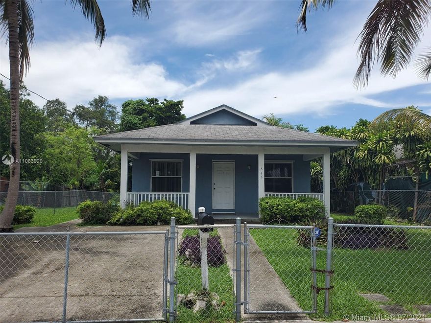 FOR RENT AS IS,  Amazing home with beautiful green lawn backyard. Very well maintained home from 1997.  Conveniently located near to Downtown, edgewater and Brickell, 6 month lease maximum then month to month. Qualified renter with solid job, credit and background is required. Easy to show contact me.