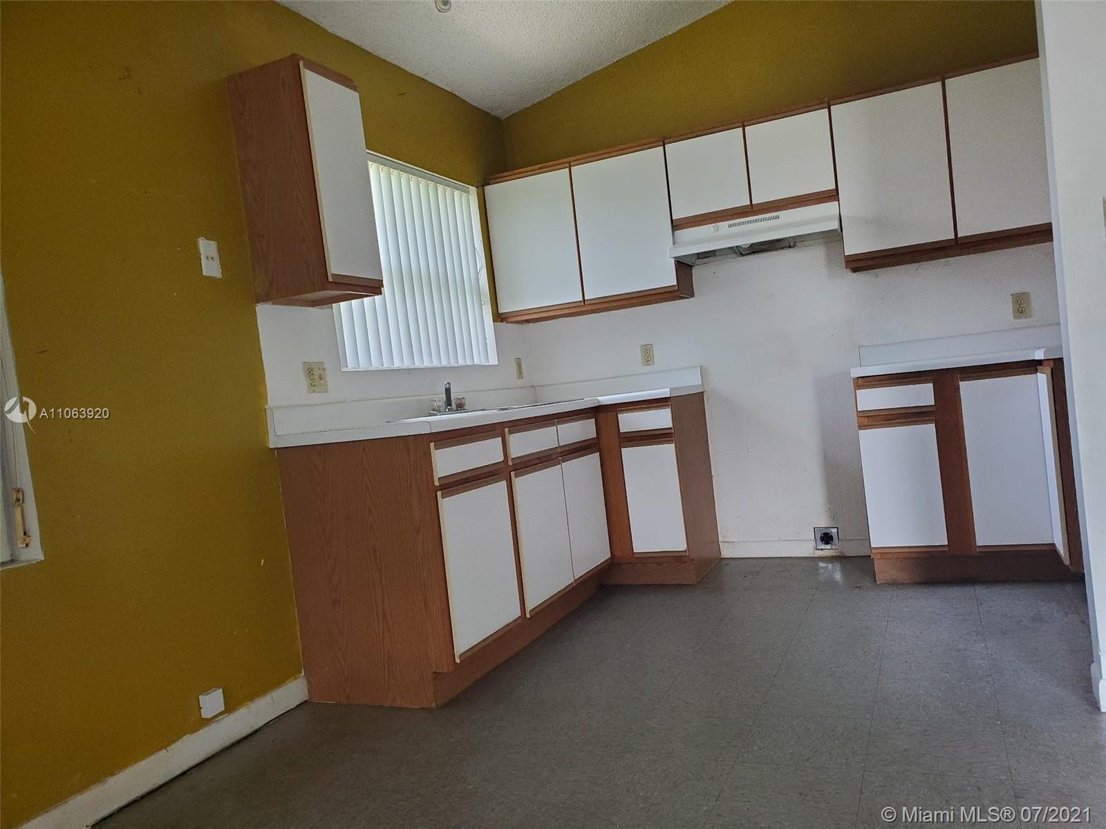 HIGHLAND PARK - Residential Lease