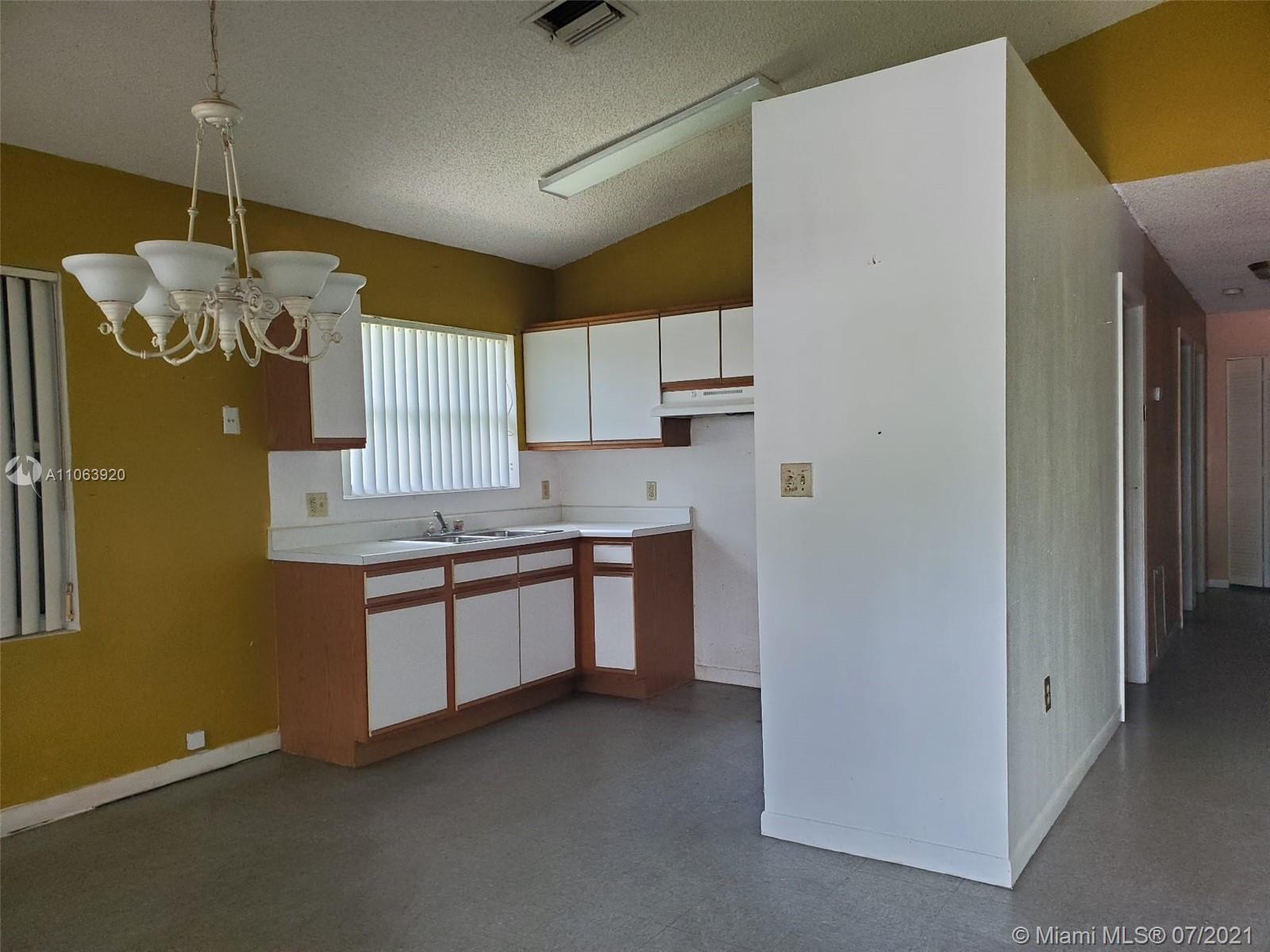 HIGHLAND PARK - Residential Lease