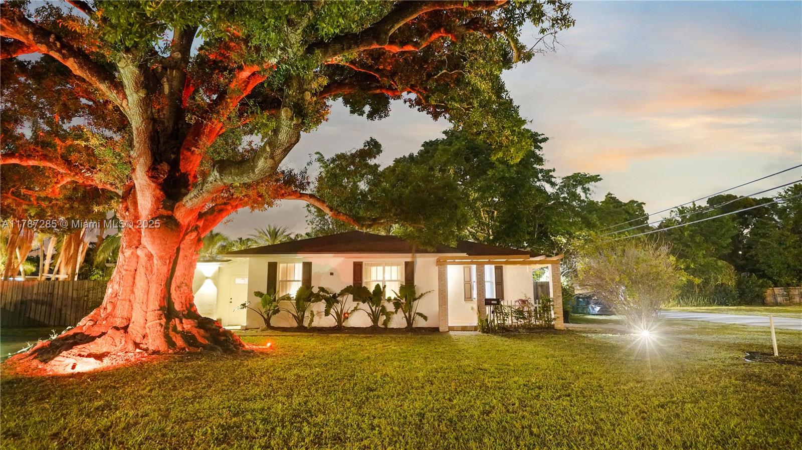 LAUDERDALE PARK 6-33 1/2 - Residential Income