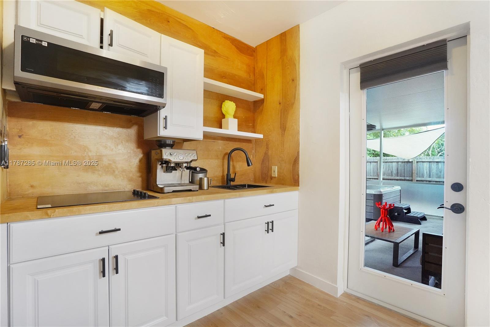 LAUDERDALE PARK 6-33 1/2 - Residential Income