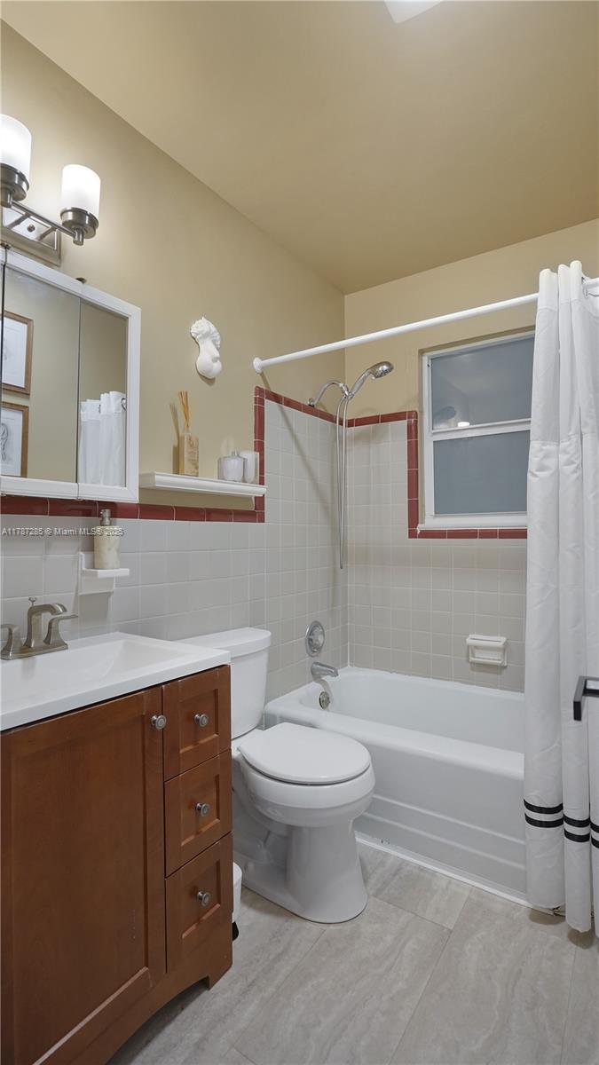 LAUDERDALE PARK 6-33 1/2 - Residential Income