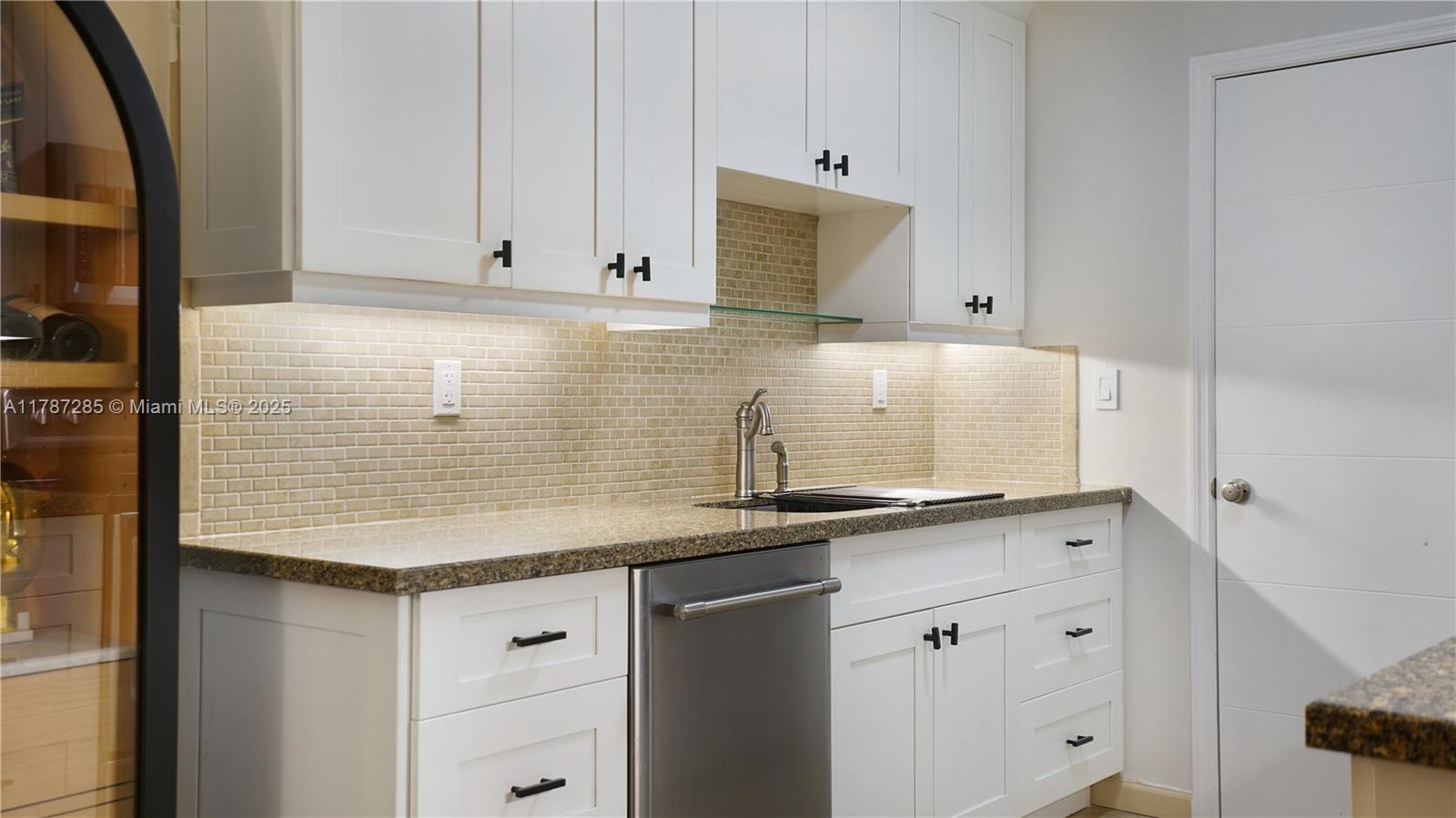 LAUDERDALE PARK 6-33 1/2 - Residential Income