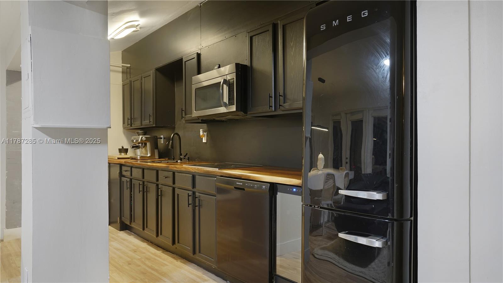 LAUDERDALE PARK 6-33 1/2 - Residential Income