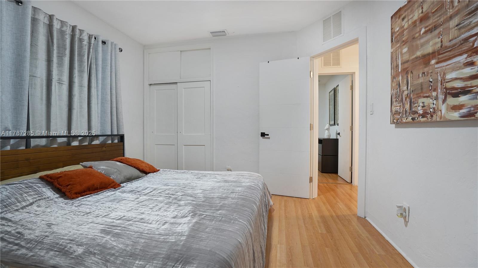 LAUDERDALE PARK 6-33 1/2 - Residential Income