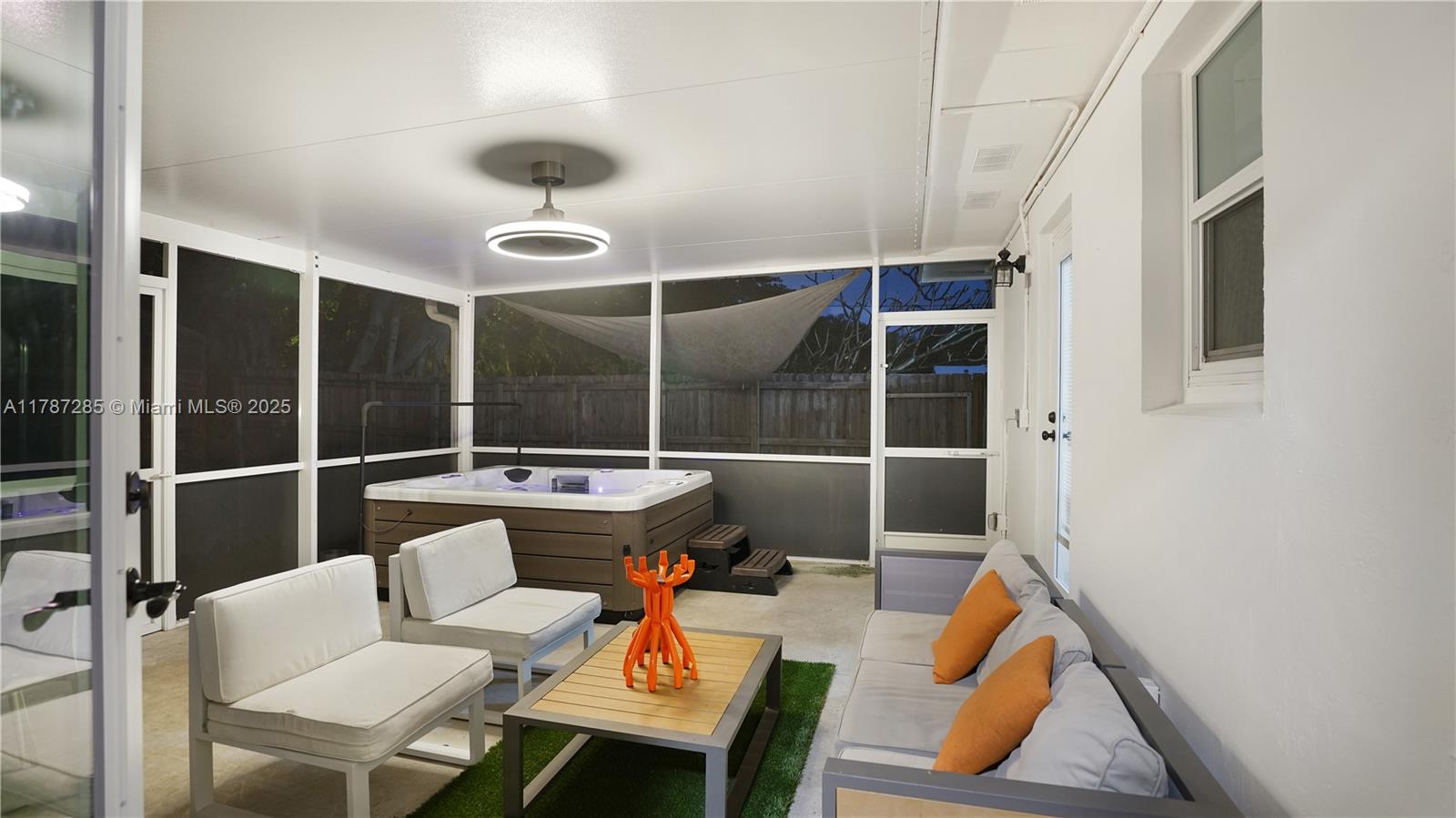LAUDERDALE PARK 6-33 1/2 - Residential Income