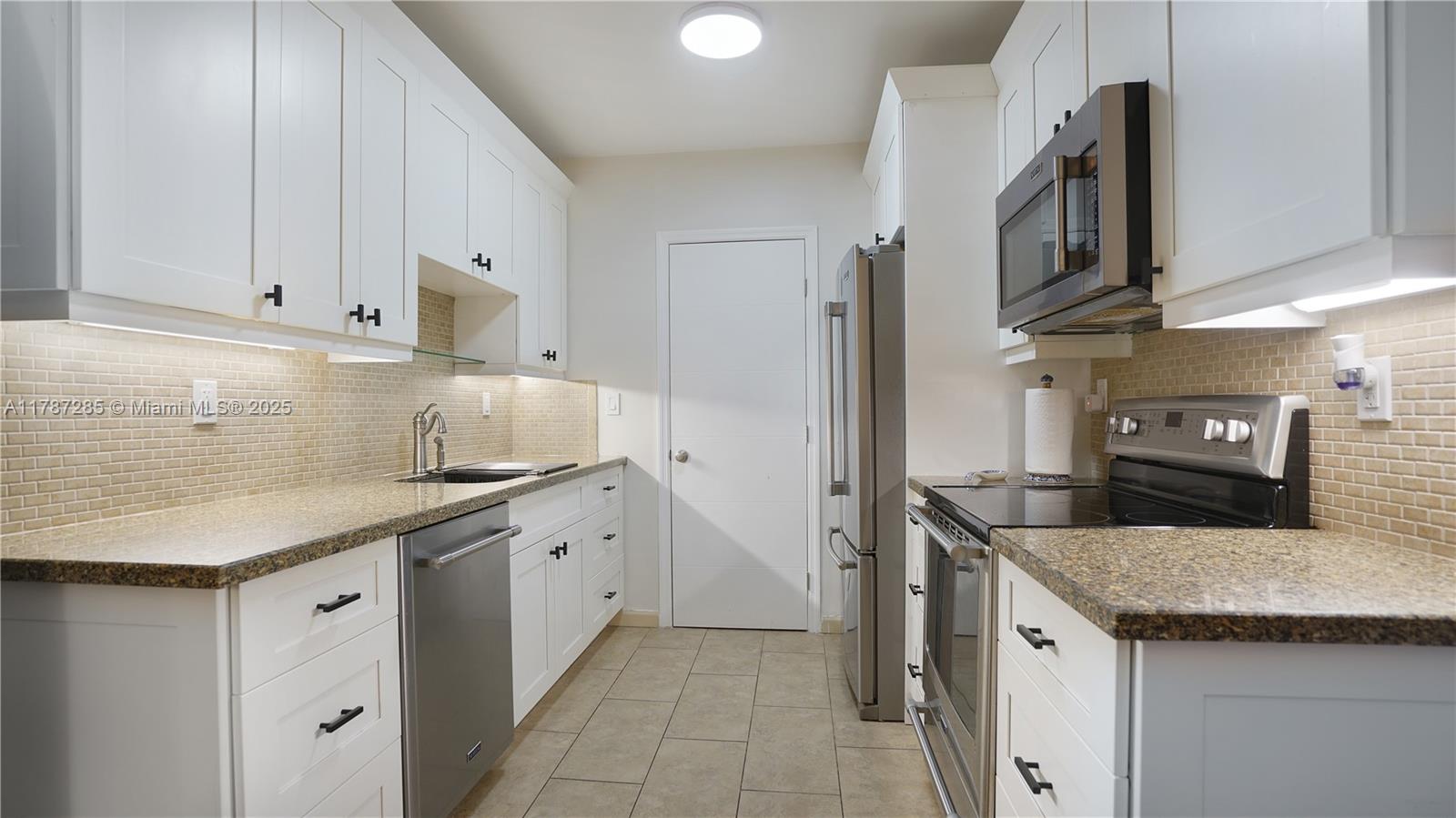 LAUDERDALE PARK 6-33 1/2 - Residential Income