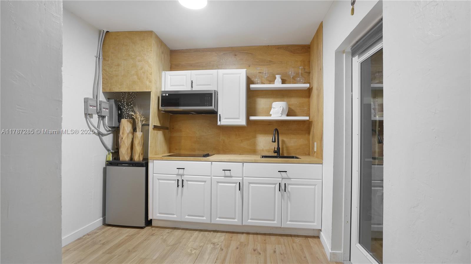 LAUDERDALE PARK 6-33 1/2 - Residential Income