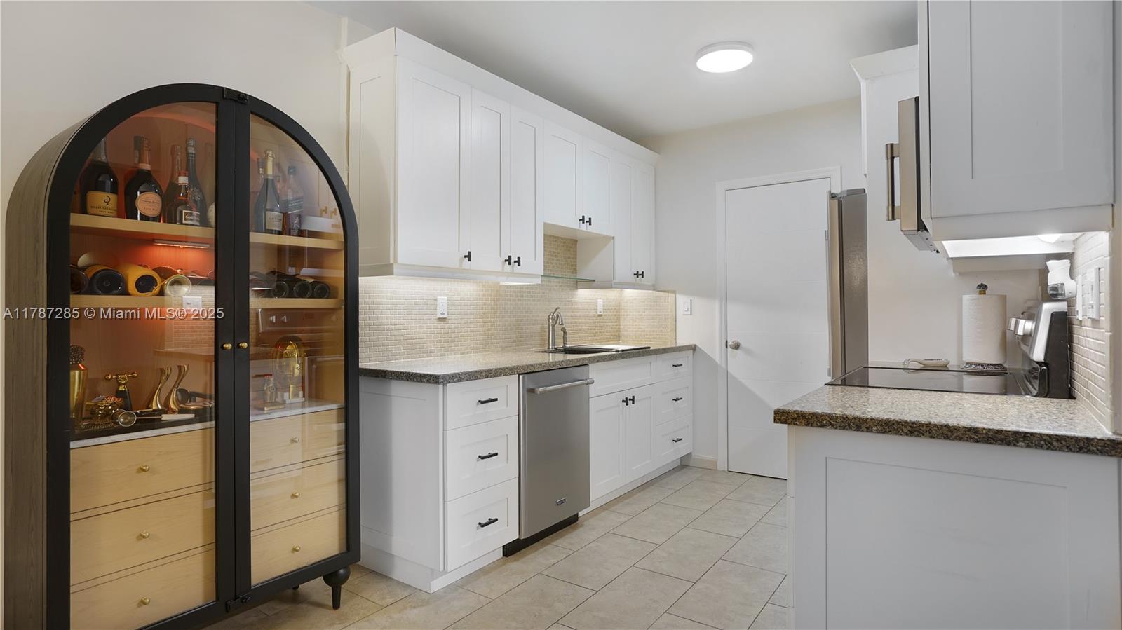 LAUDERDALE PARK 6-33 1/2 - Residential Income