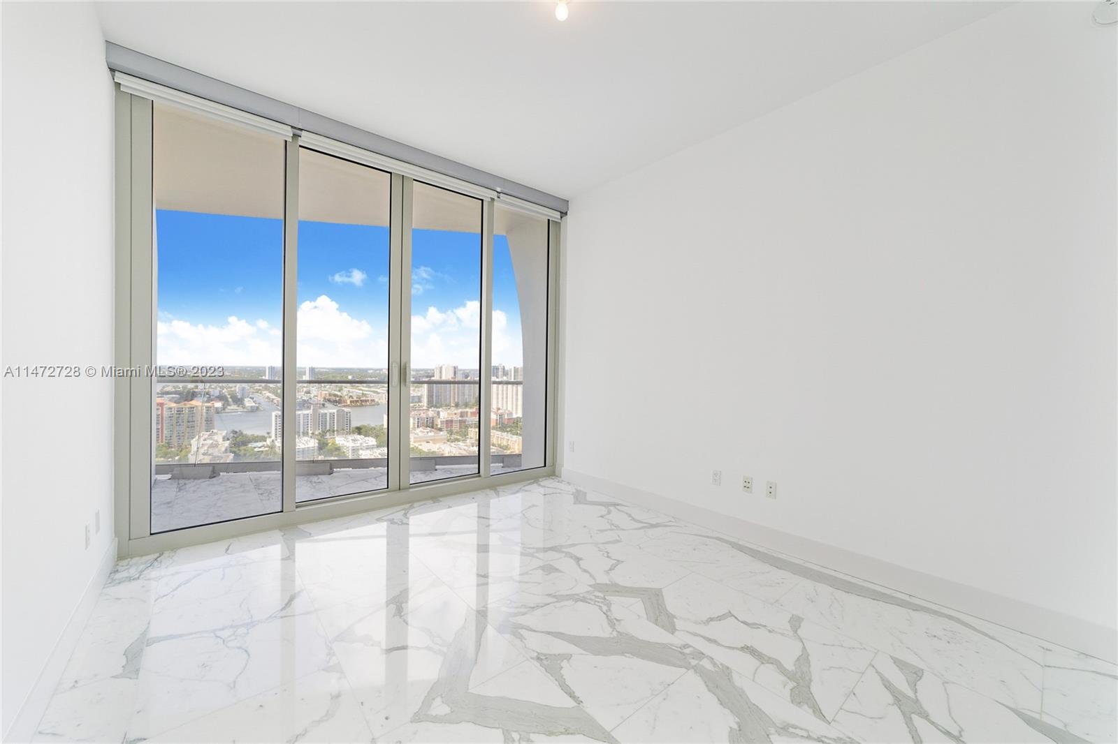 JADE SIGNATURE CONDO - Residential