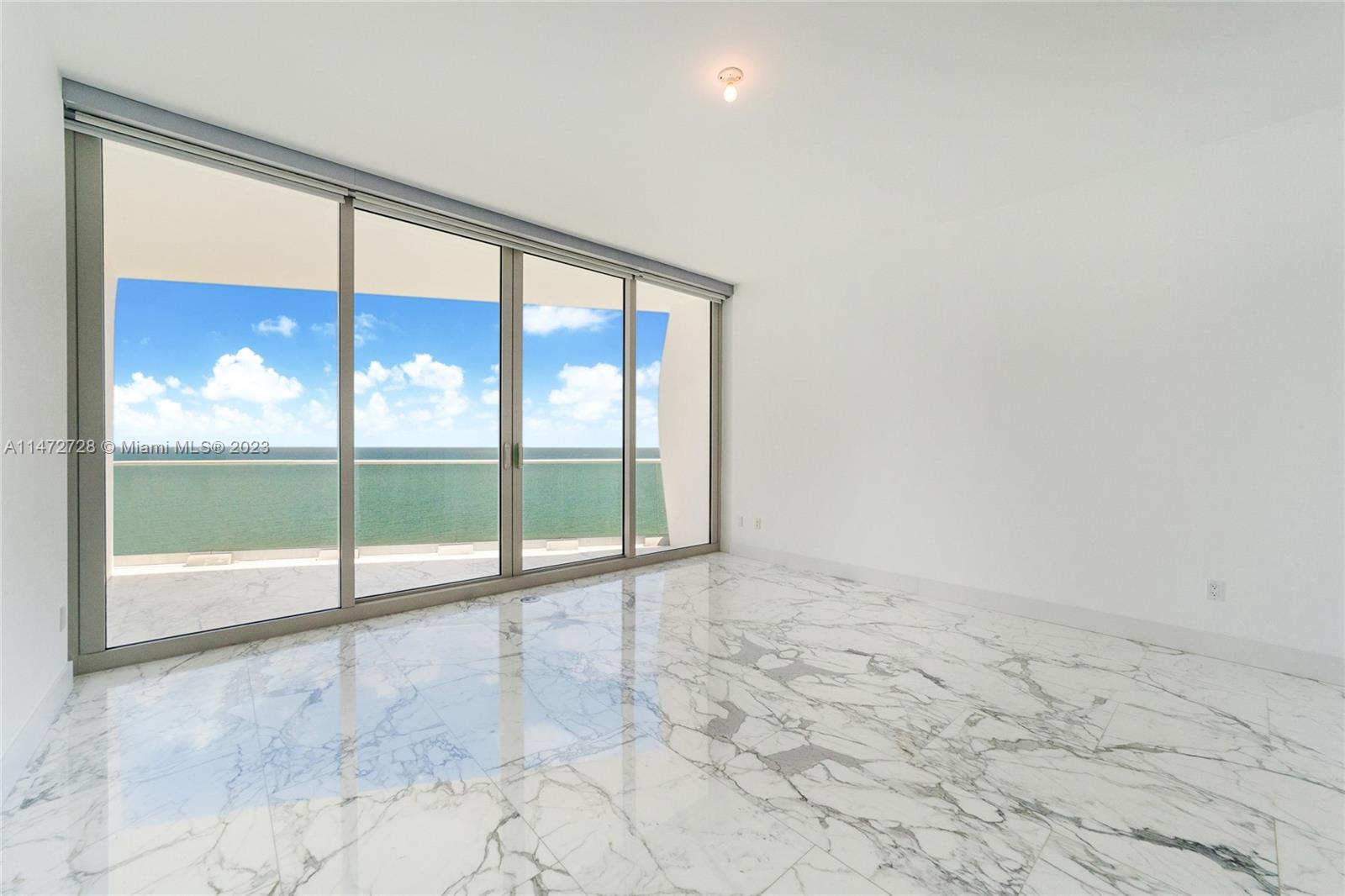 JADE SIGNATURE CONDO - Residential