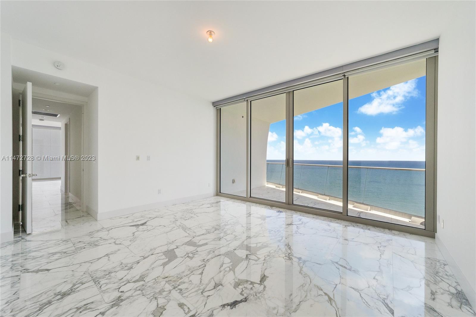 JADE SIGNATURE CONDO - Residential