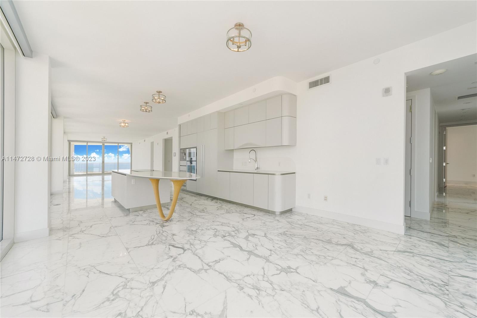 JADE SIGNATURE CONDO - Residential