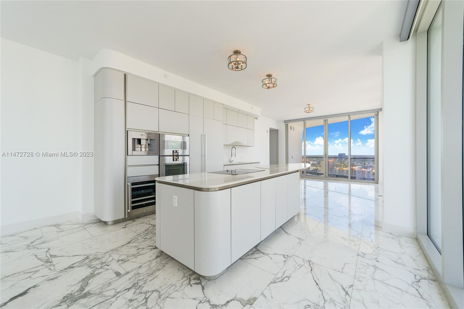 JADE SIGNATURE CONDO - Residential