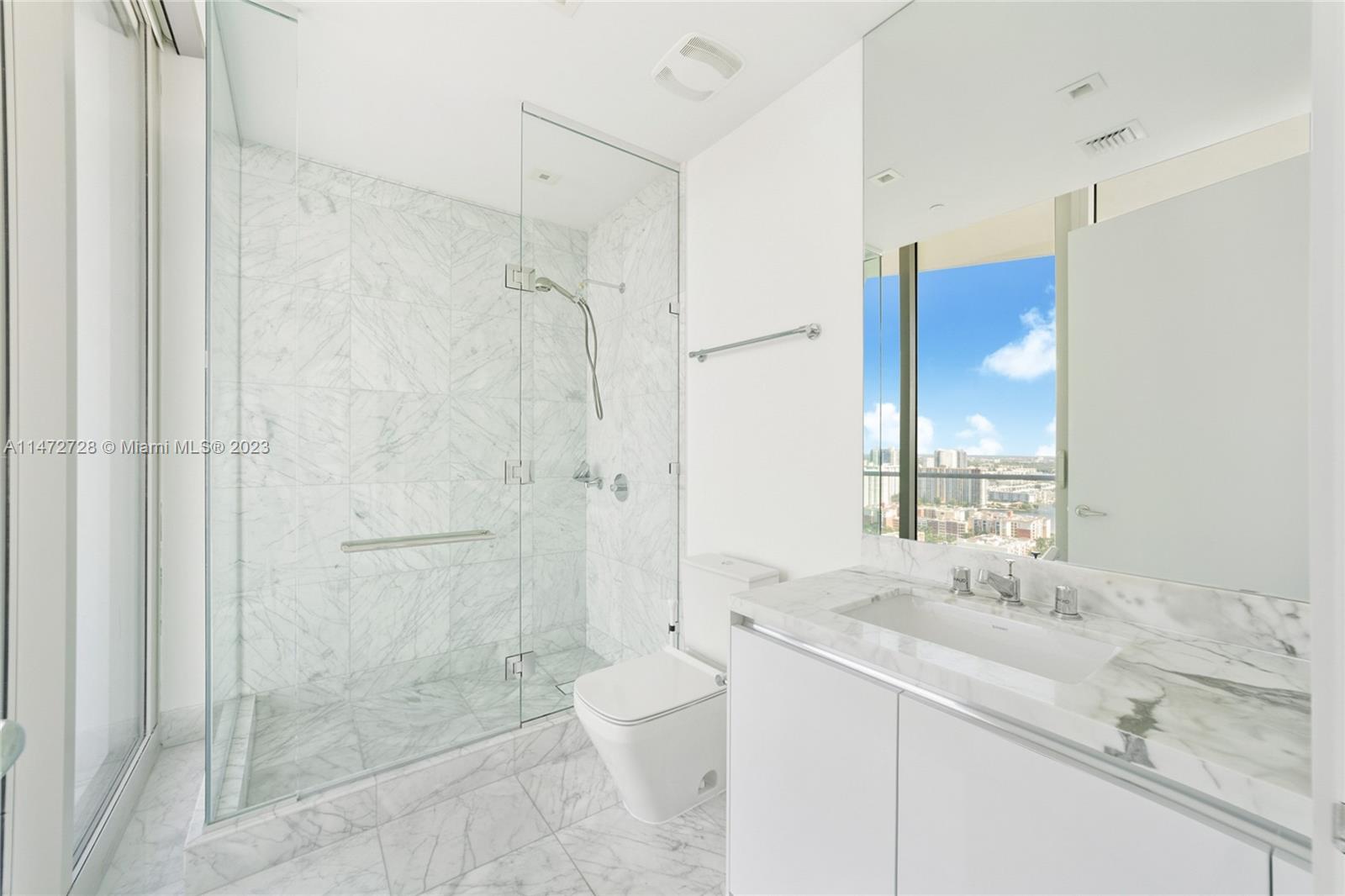 JADE SIGNATURE CONDO - Residential