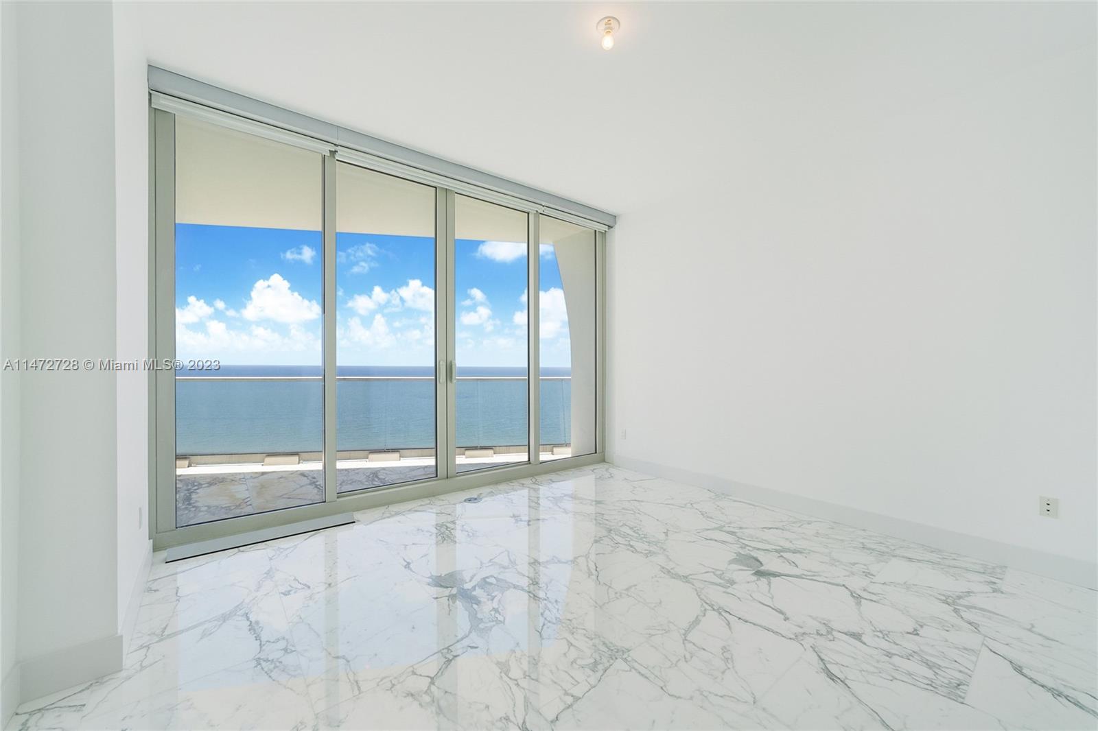 JADE SIGNATURE CONDO - Residential