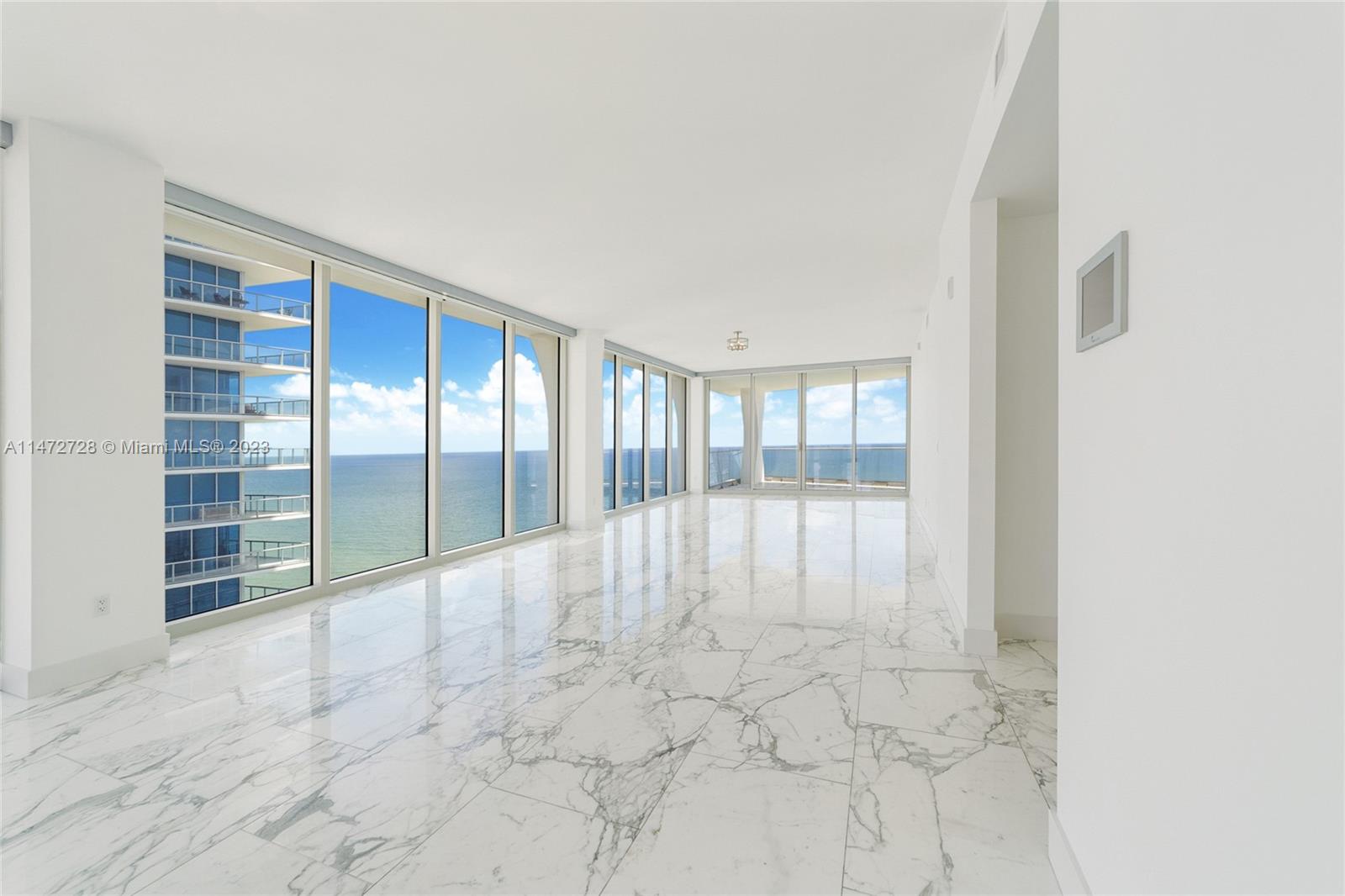 JADE SIGNATURE CONDO - Residential