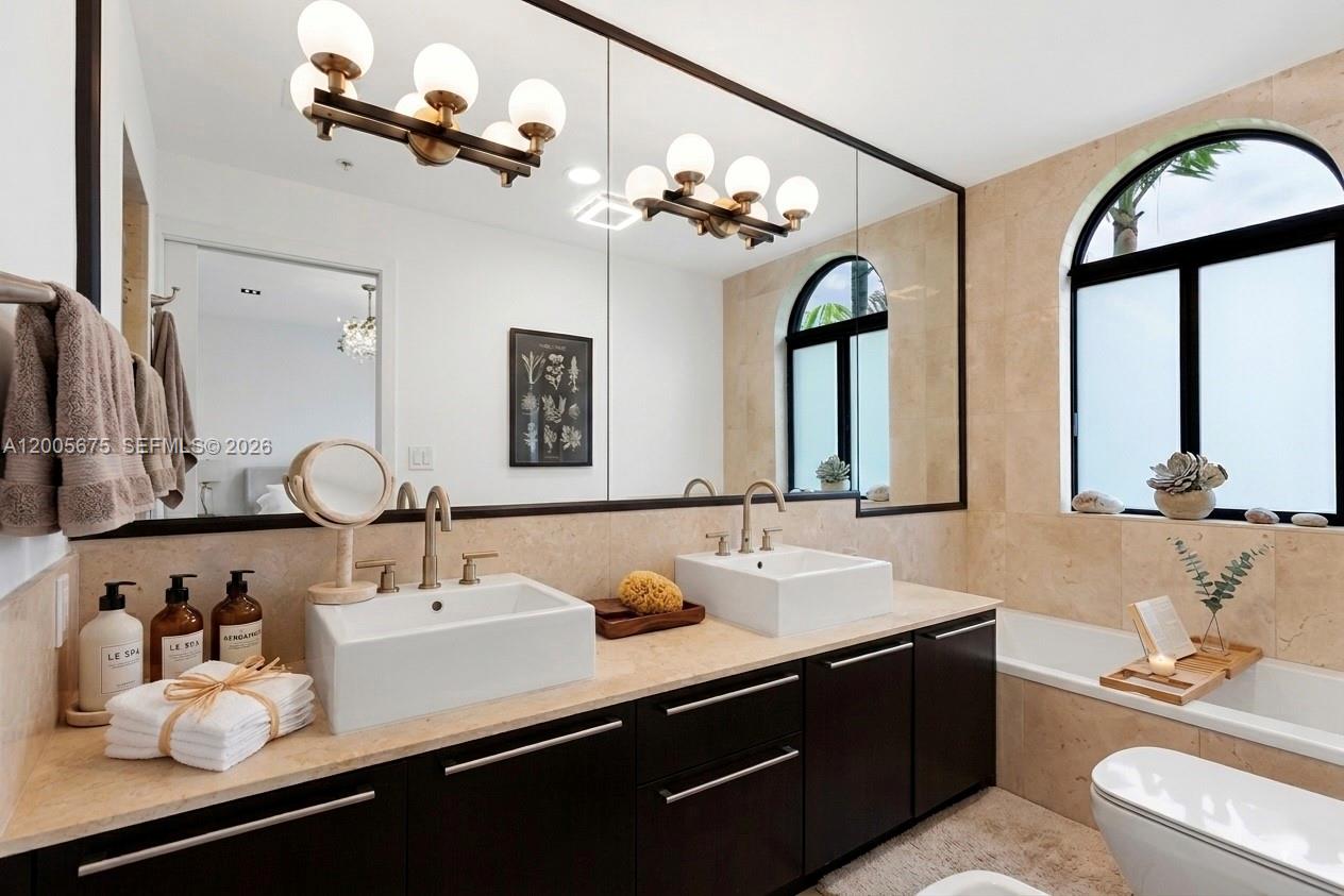 THE VILLAS AT BAY HARBOR - Residential