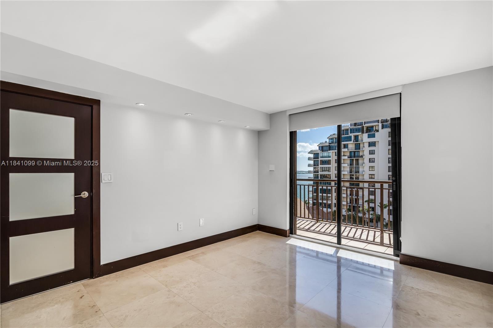 540 Brickell Key Dr 1021