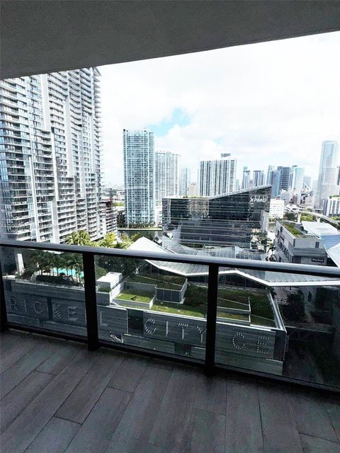 45 SW 9th St 2210 Miami FL 33130