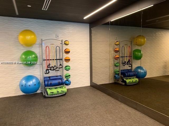 Merrick Manor - Residential