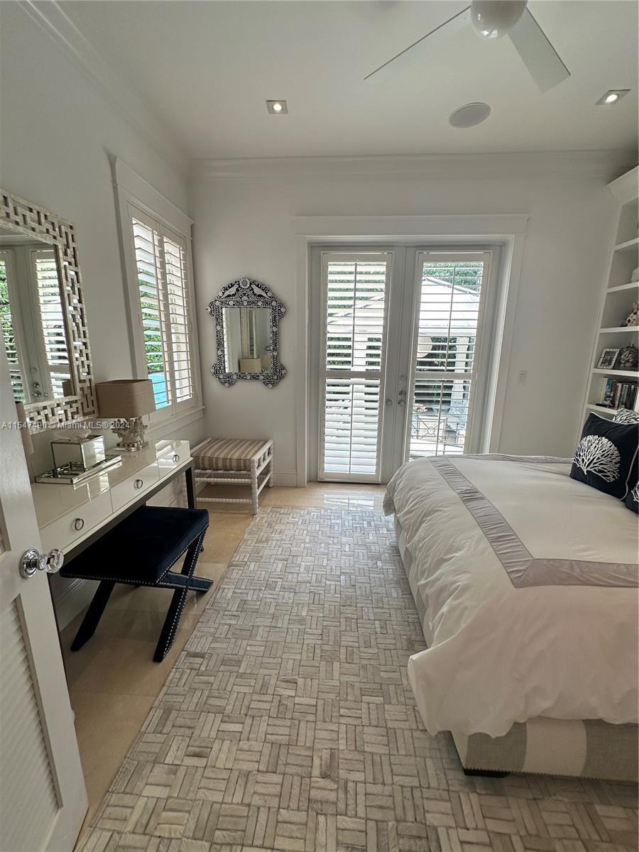 TROPICAL ISLE HOMES SUB 4 - Residential