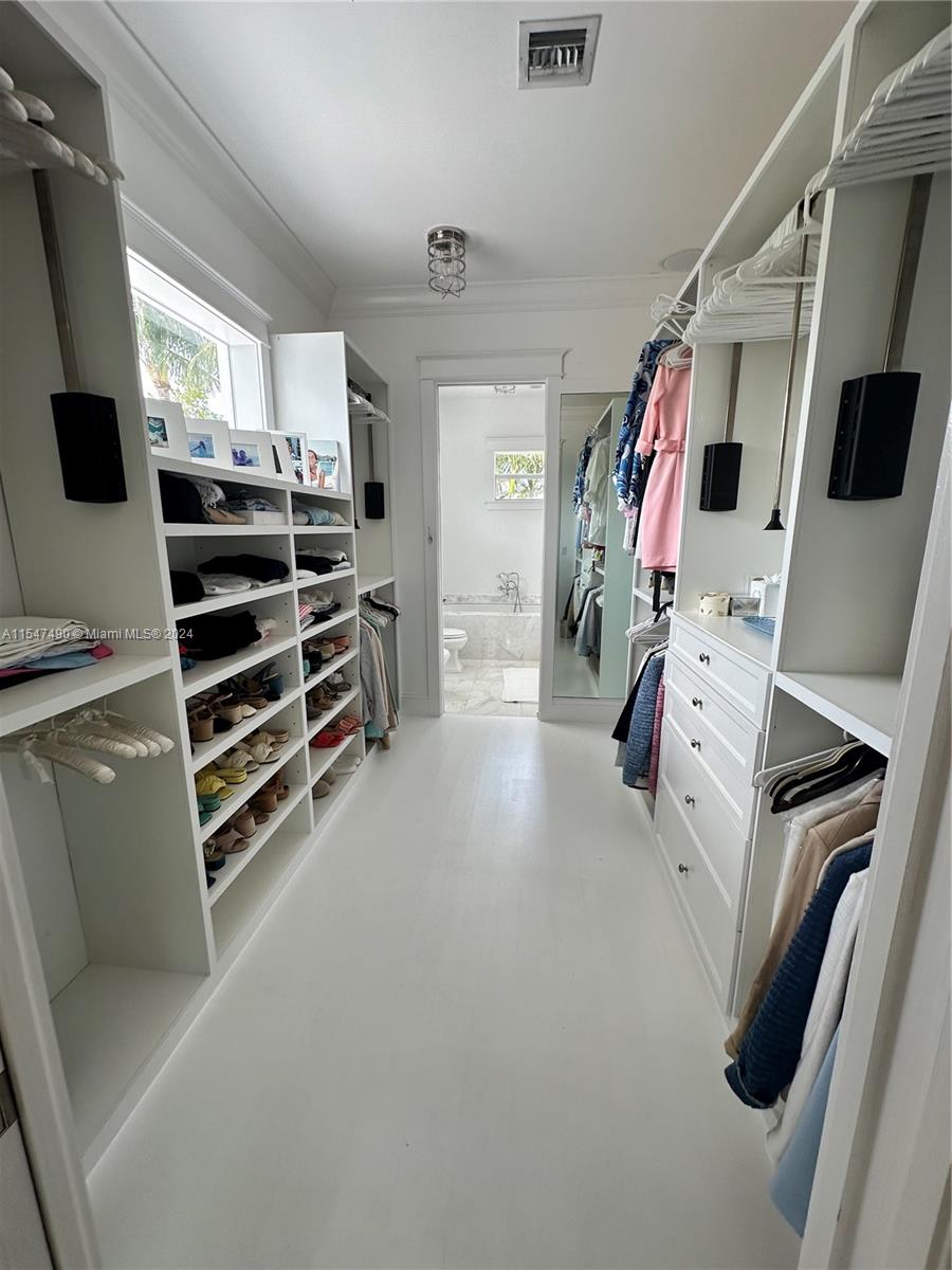 TROPICAL ISLE HOMES SUB 4 - Residential