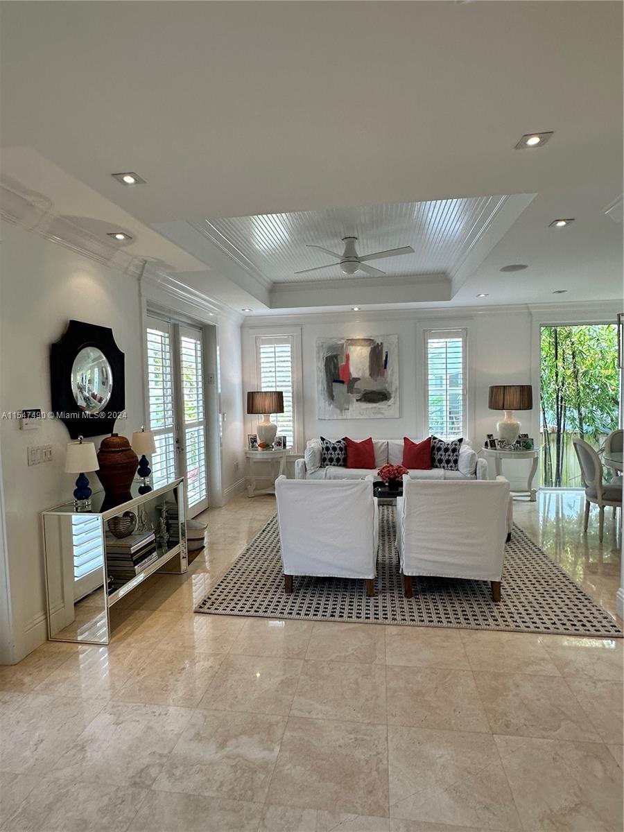 TROPICAL ISLE HOMES SUB 4 - Residential