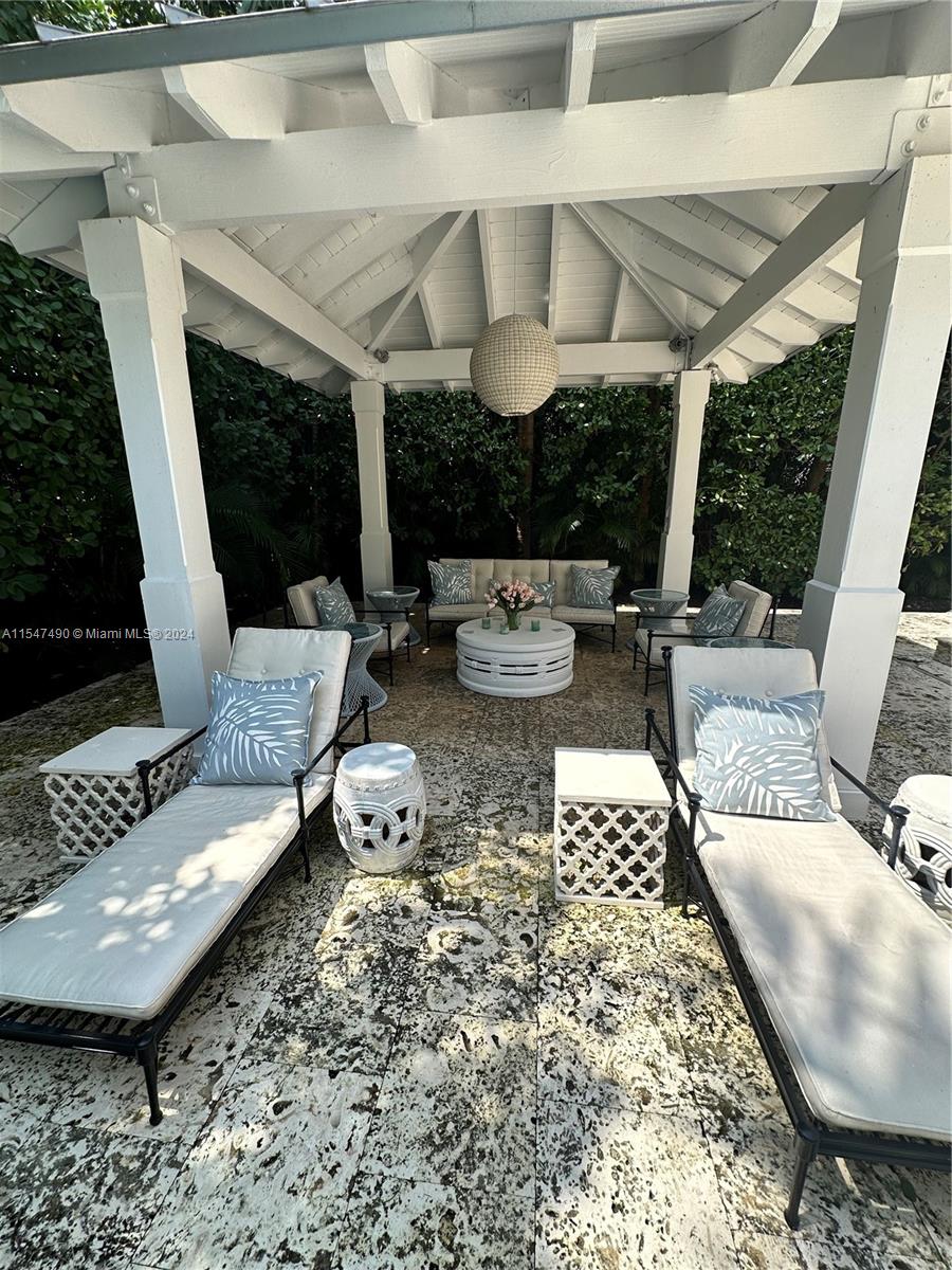 TROPICAL ISLE HOMES SUB 4 - Residential