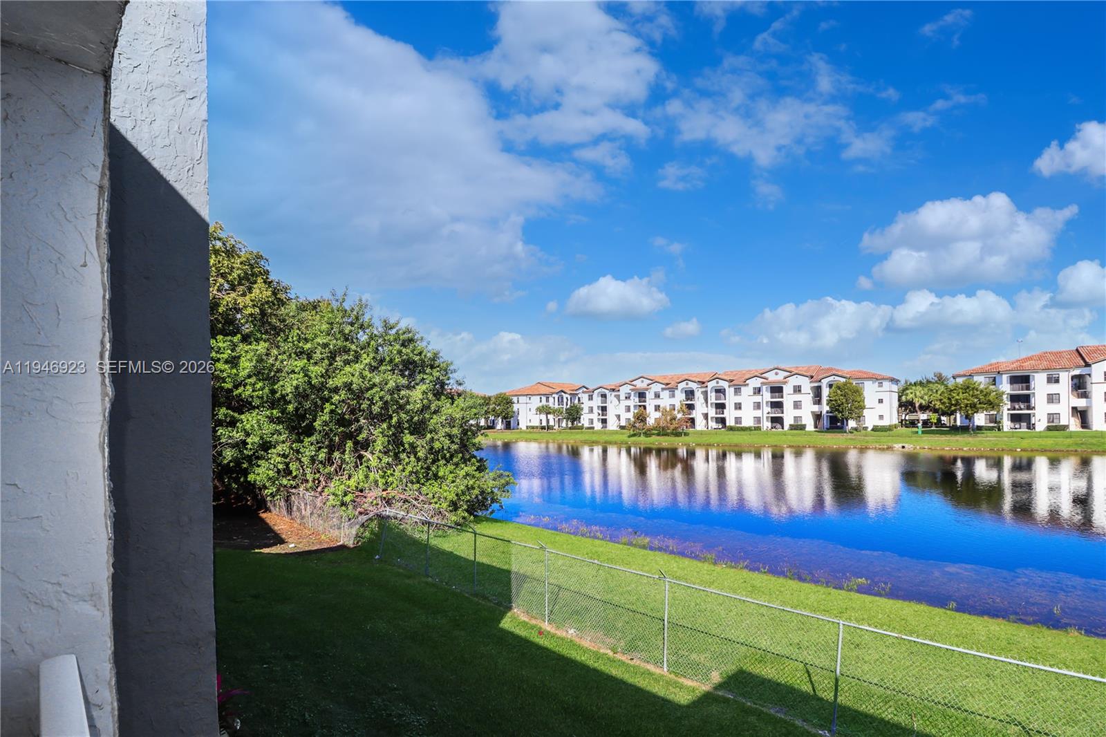 THE BEACH CLUB FONTAINEBL - Residential