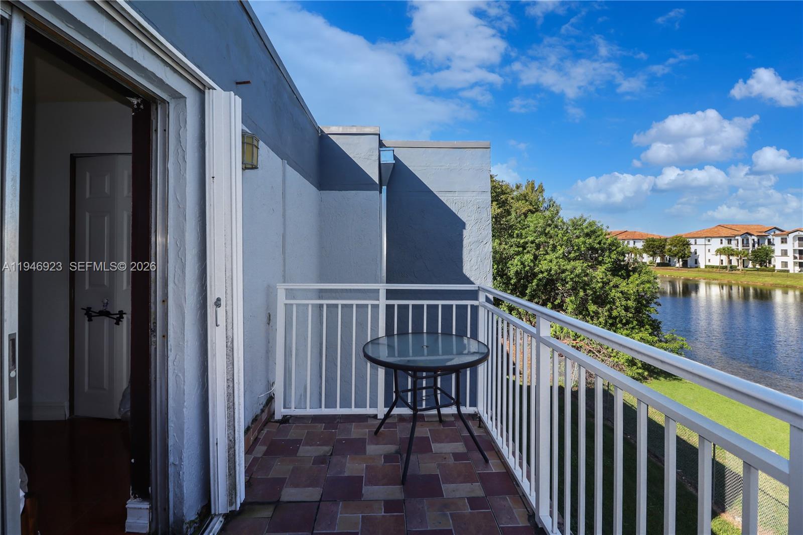 THE BEACH CLUB FONTAINEBL - Residential