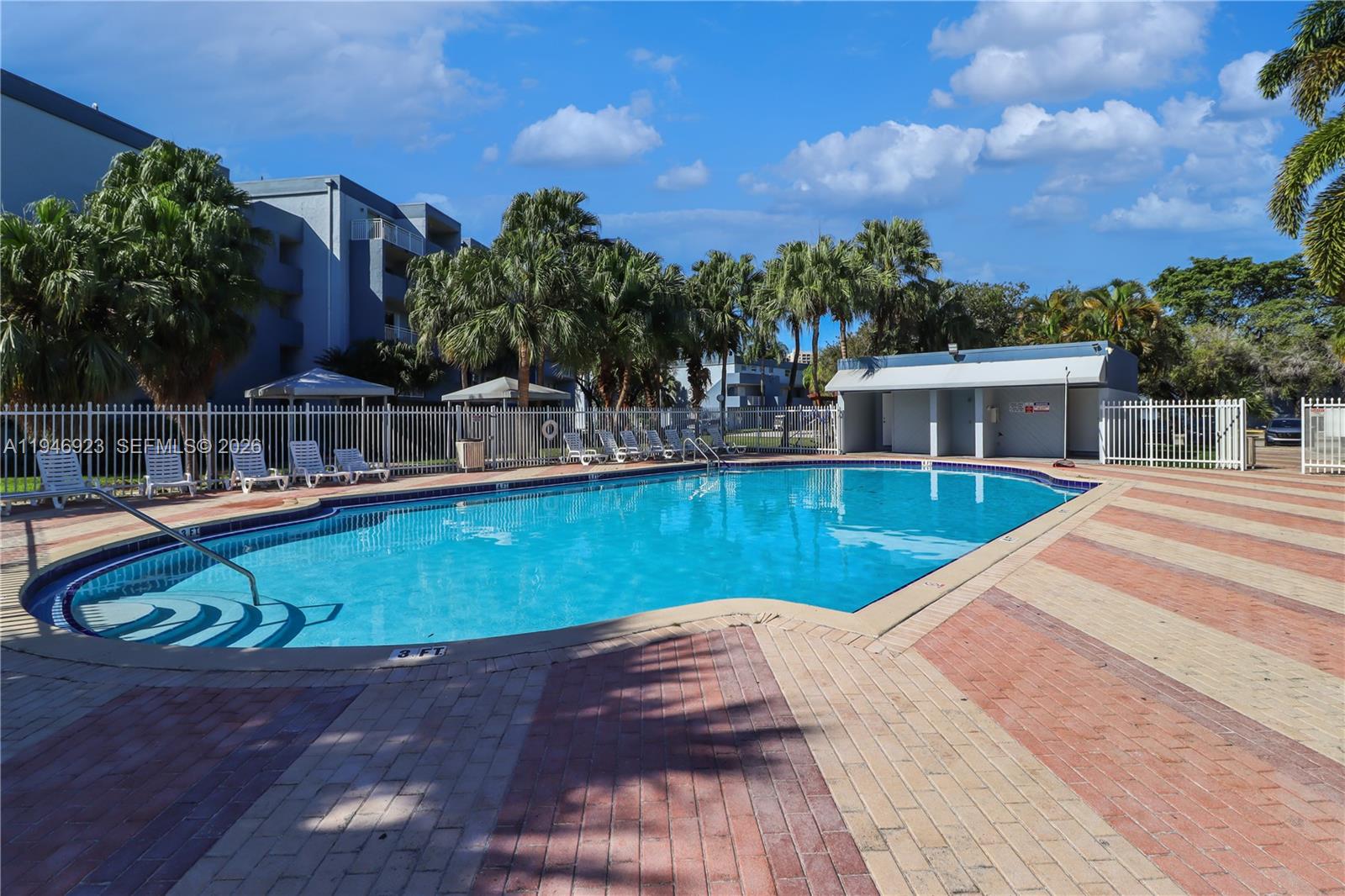 THE BEACH CLUB FONTAINEBL - Residential