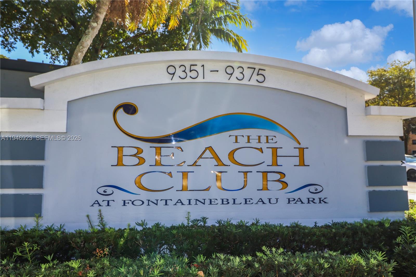 THE BEACH CLUB FONTAINEBL - Residential