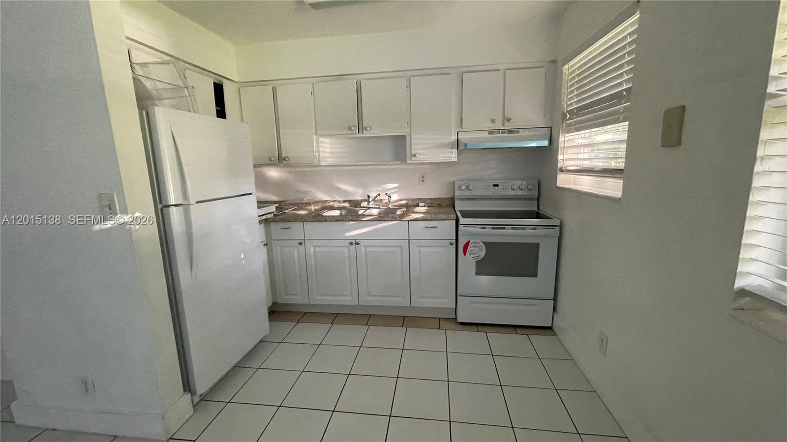 5200 NW 16th St - Image 1