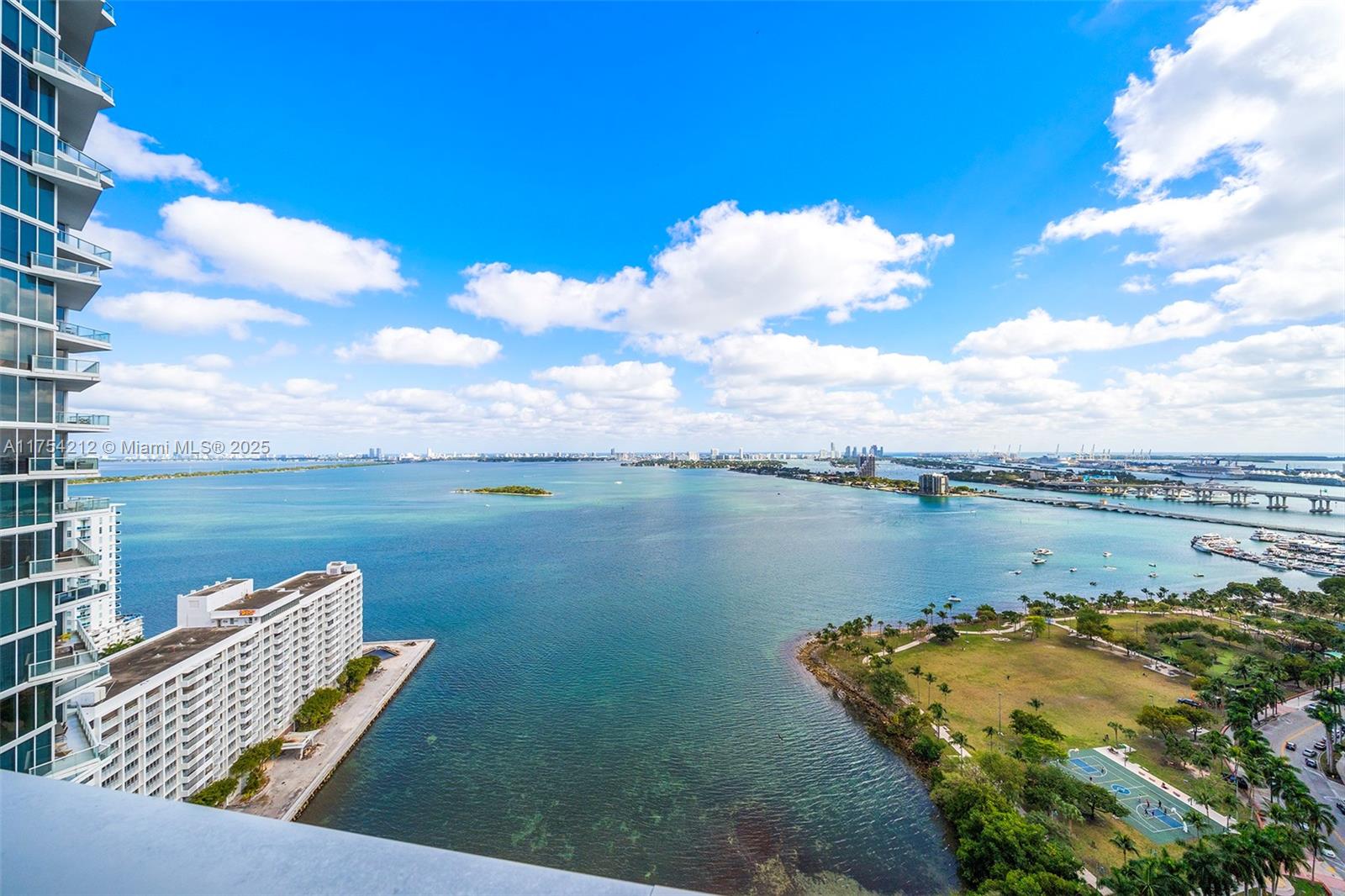 PARAMOUNT BAY CONDO - Residential