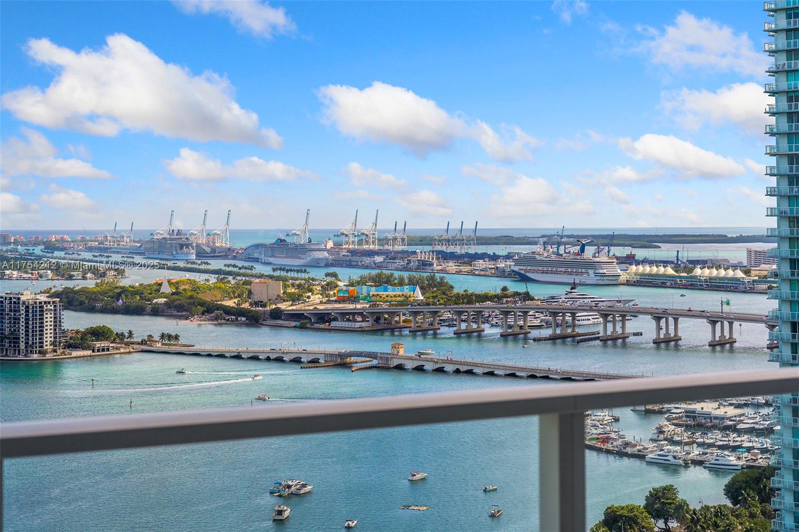 PARAMOUNT BAY CONDO - Residential