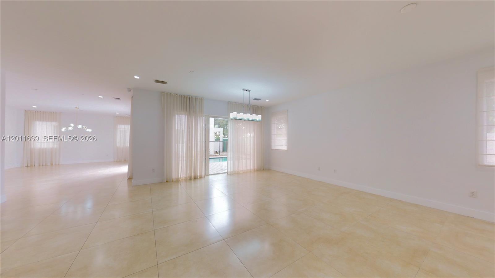 DORAL COMMONS RESIDENTIAL - Residential