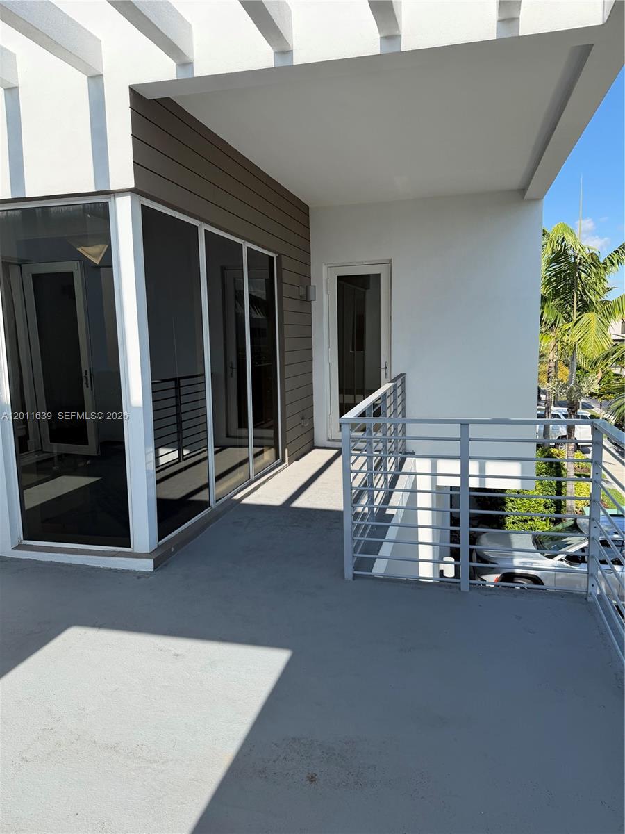 DORAL COMMONS RESIDENTIAL - Residential