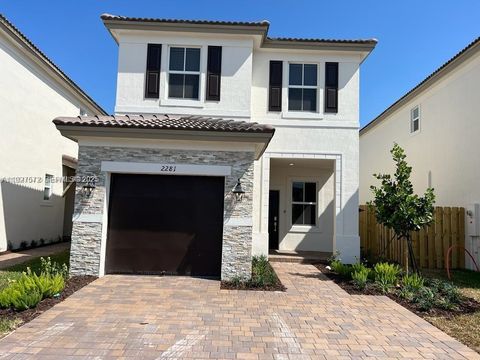 2281 NW 131st Cir Miami FL 33167