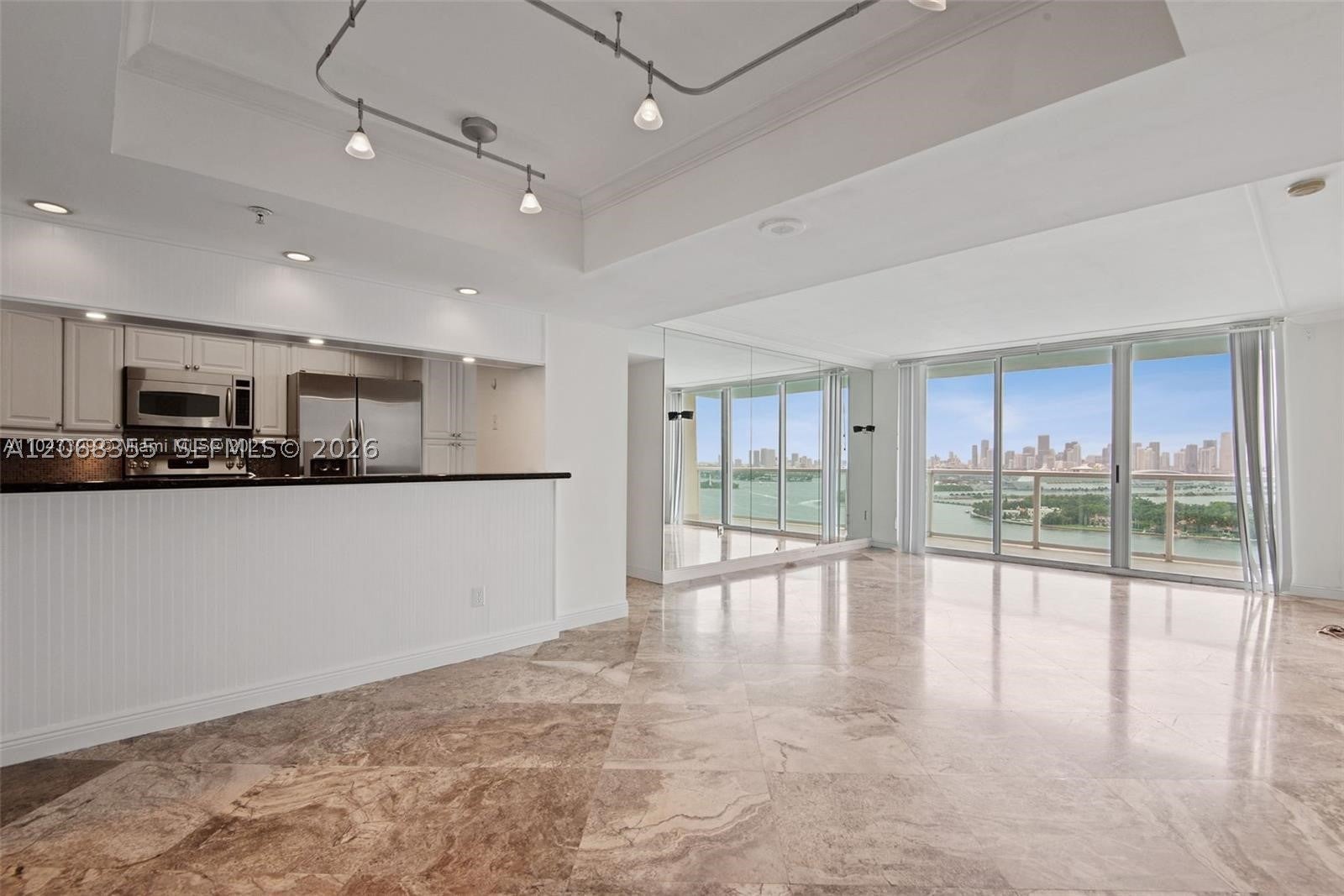 650 West Ave 2307