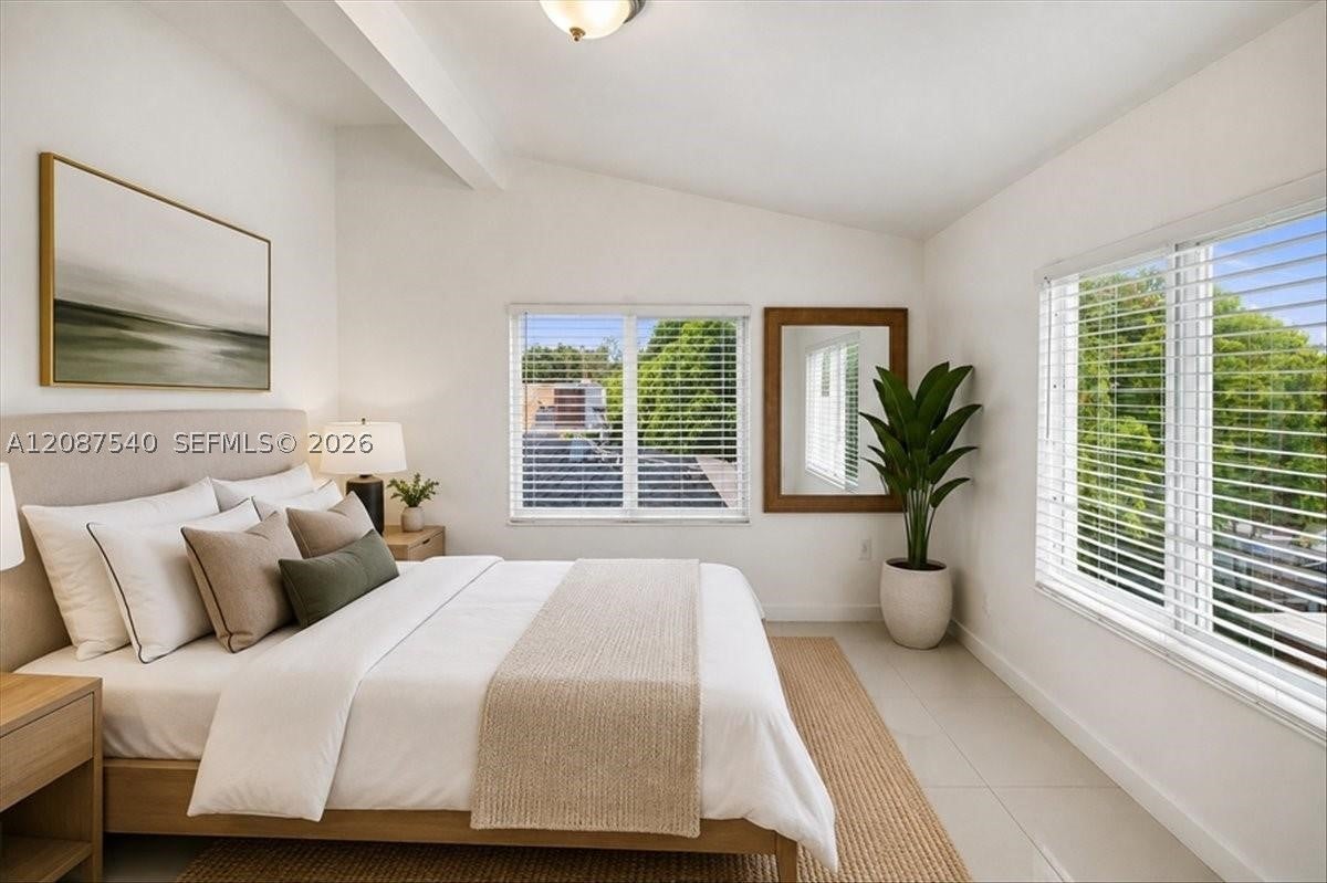 268 NW 34th St